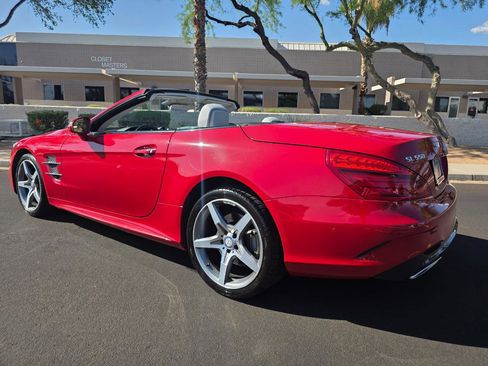Used 2017 Mercedes-Benz SL 550 w/ Driver Assistance Package image 11