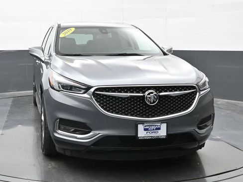 Used 2019 Buick Enclave Avenir w/ Avenir Technology Package image 2