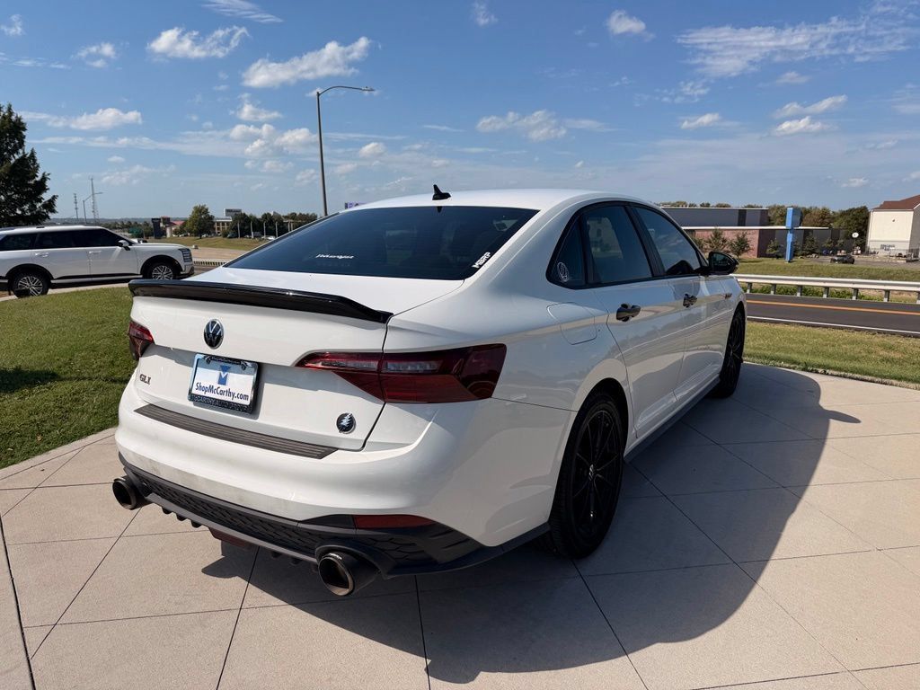 Used 2024 Volkswagen Jetta GLI 40th Anniversary Edition FWD image 9