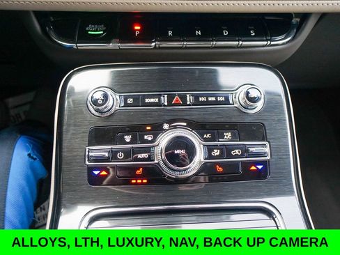 Used 2023 Lincoln Nautilus FWD w/ Premium Package image 27