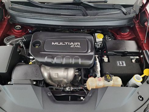 Used 2019 Jeep Cherokee Latitude Plus FWD image 30