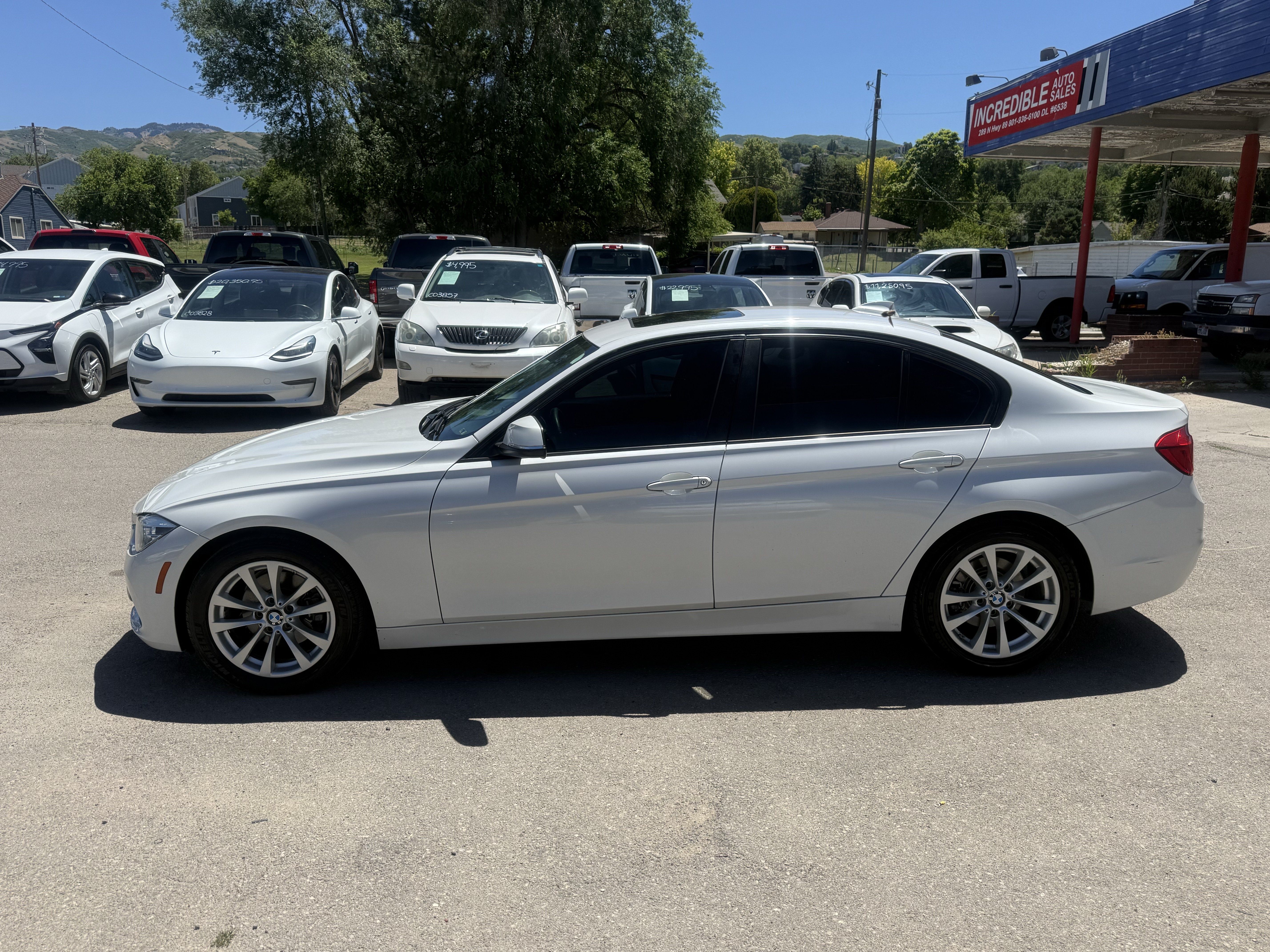 Used 2018 BMW 320i Sedan RWD image 8