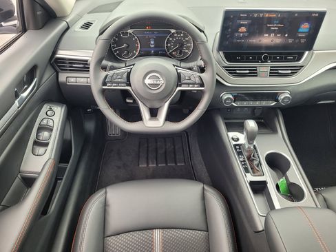 New 2026 Nissan Altima 2.5 SR w/ SR Midnight Edition Package FWD image 8