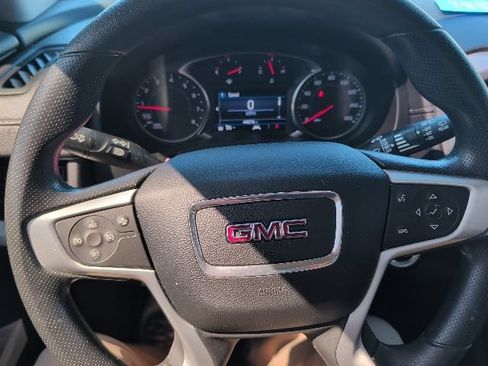Used 2023 GMC Terrain SLE w/ Driver Convenience Package FWD image 17