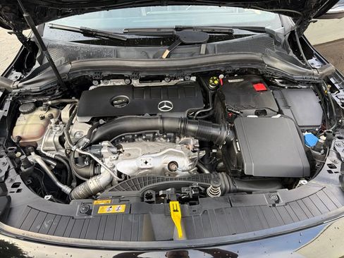 Used 2021 Mercedes-Benz GLA 250 4MATIC image 40