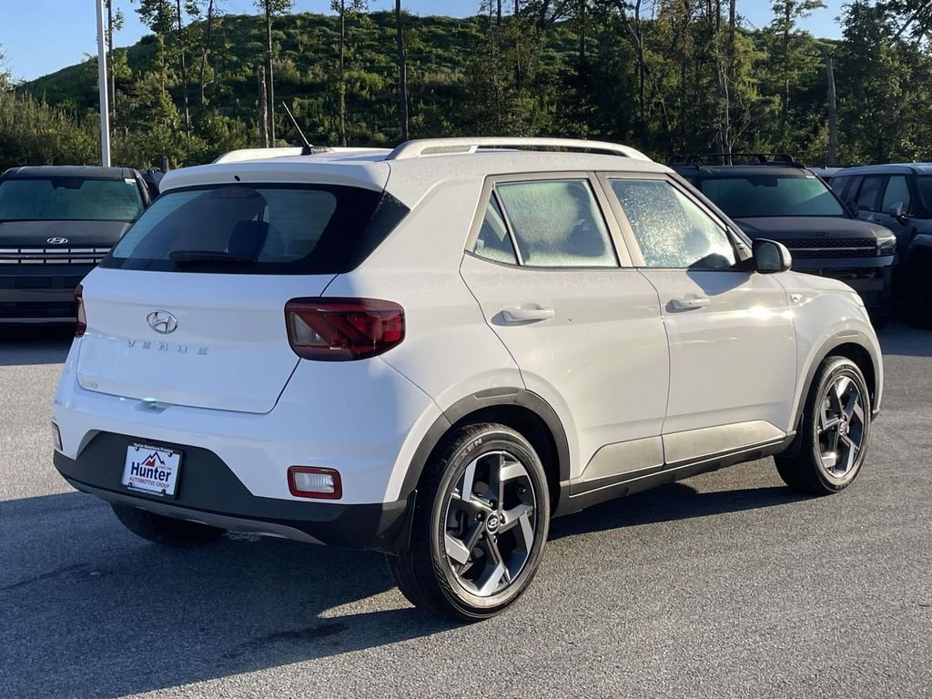 Certified 2026 Hyundai Venue SEL FWD image 30