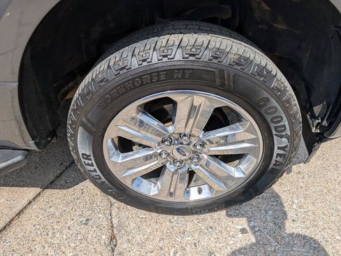 Used 2019 Ford F150 XLT w/ Equipment Group 302A Luxury AWD/4WD image 9