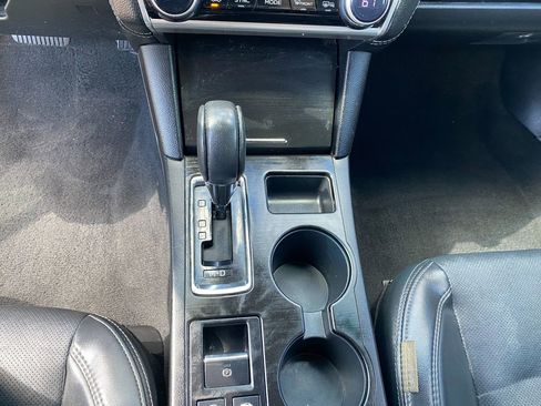 Used 2019 Subaru Outback 2.5i Limited AWD/4WD image 21