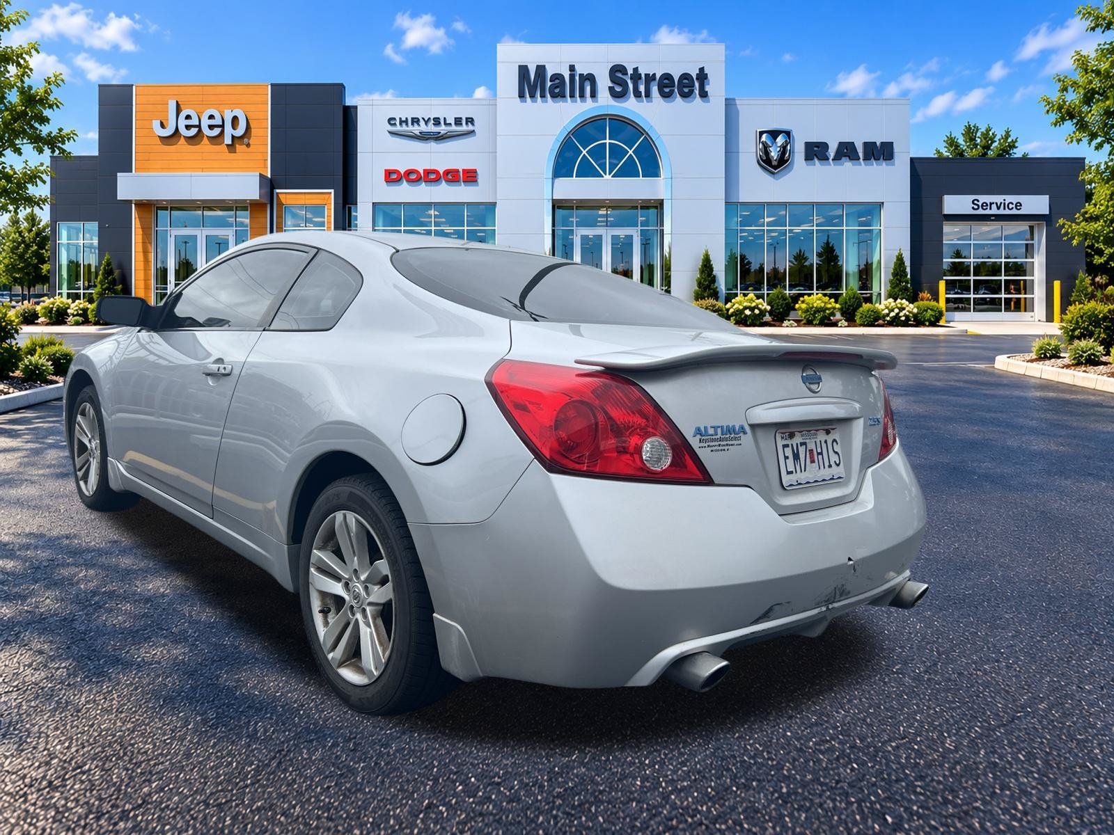 Used 2011 Nissan Altima 2.5 S FWD image 2