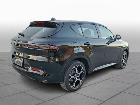 New 2025 Alfa Romeo Tonale AWD w/ Premium Package image 4