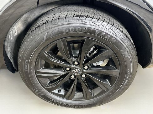 Used 2025 Buick Envista Sport Touring image 11