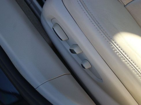 Used 2013 Cadillac XTS FWD image 15