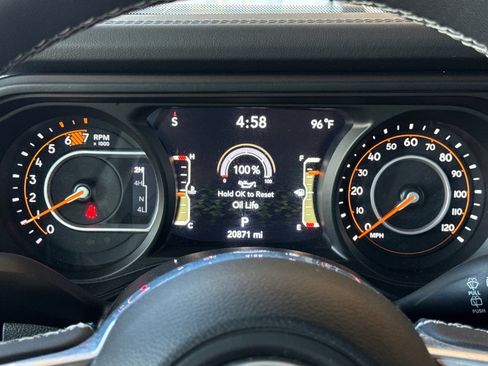 Used 2025 Jeep Wrangler Unlimited Sahara AWD/4WD image 25