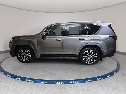 Certified 2024 Lexus LX 600 4WD w/ Luxury Package image 8