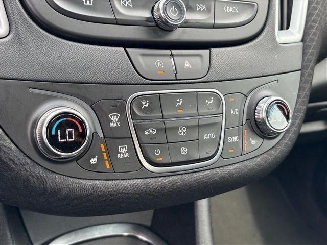 Used 2023 Chevrolet Malibu LT FWD image 25
