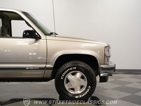 Used 1998 Chevrolet Silverado 1500 4x4 Regular Cab w/ Preferred Equipment Group 2 image 30