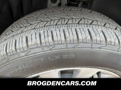 Used 2025 Buick Enclave Preferred FWD image 10