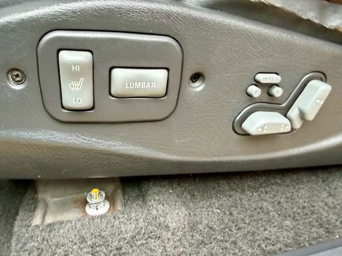 Used 2002 Chevrolet S10 Pickup LS w/ ZR5 Appearance Pkg image 18