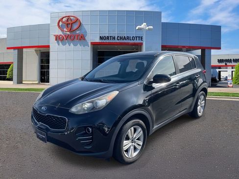 Used 2017 Kia Sportage LX image 4