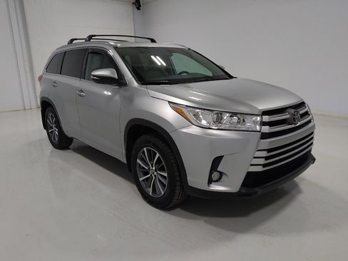 Used 2018 Toyota Highlander XLE image 13