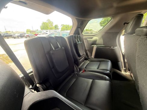 Used 2015 Ford Explorer Limited w/ Equipment Group 301A AWD/4WD image 13