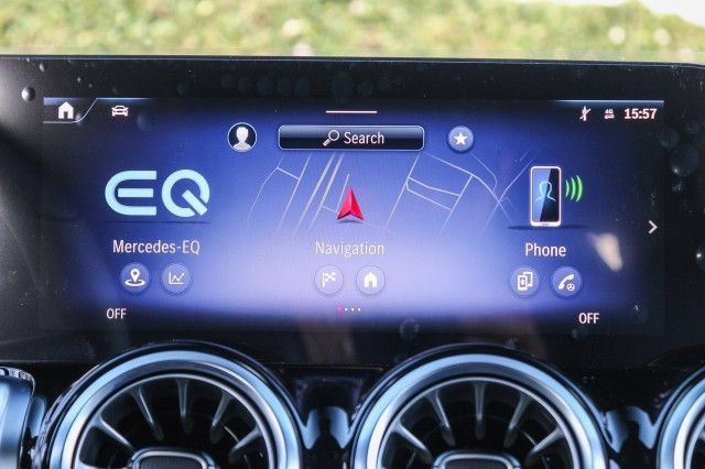 Used 2025 Mercedes-Benz EQB 300 4MATIC image 15