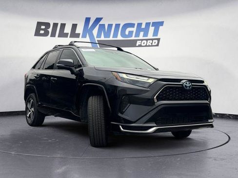 Used 2022 Toyota RAV4 SE image 7