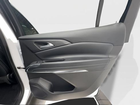 Used 2026 Chevrolet Traverse LT FWD image 30