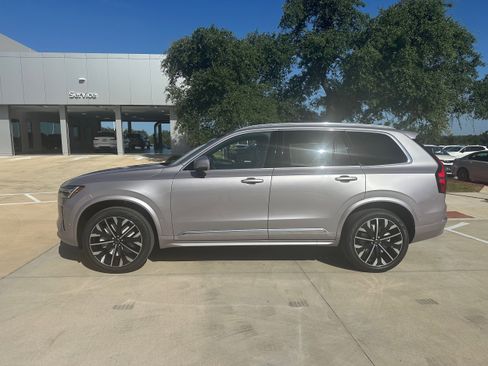 Used 2026 Volvo XC90 B6 Plus w/ Protection Package Premier AWD/4WD image 3