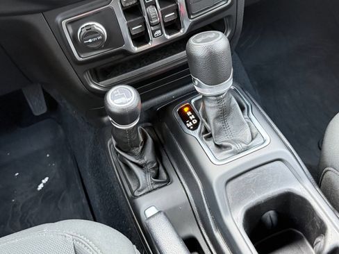 Used 2021 Jeep Wrangler Unlimited Sport AWD/4WD image 21