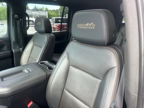 Used 2021 Chevrolet Suburban High Country w/ Premium Package AWD/4WD image 27
