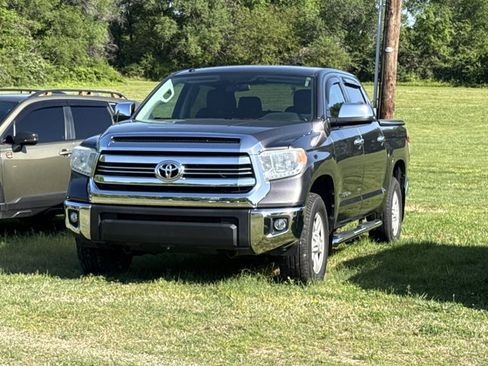 Used 2017 Toyota Tundra SR5 image 3