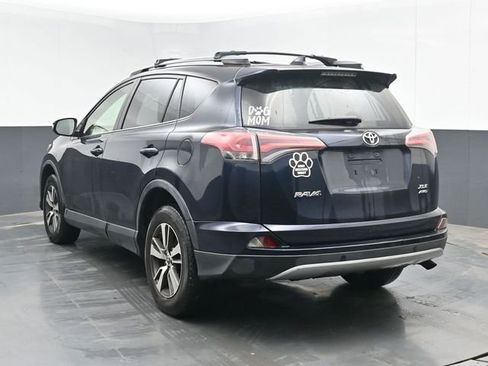 Used 2017 Toyota RAV4 XLE AWD/4WD image 7
