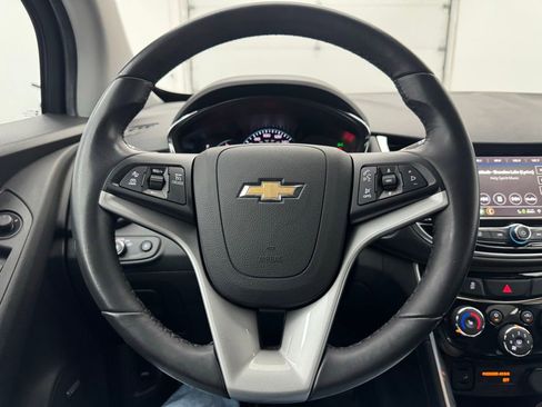 Used 2019 Chevrolet Trax Premier AWD/4WD image 17