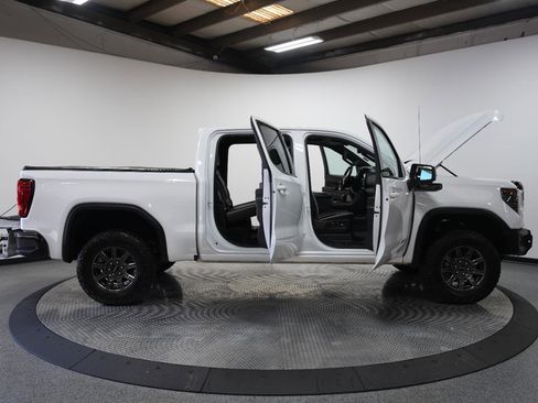 Used 2024 GMC Sierra 1500 AT4X image 12