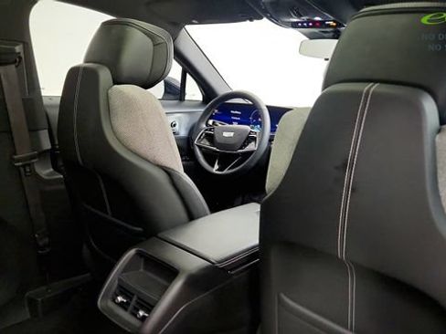 Used 2024 Cadillac Lyriq Tech RWD image 43