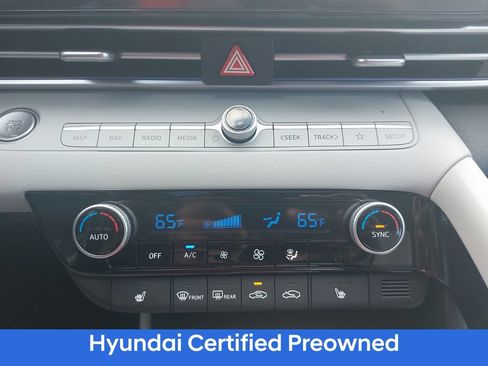 Certified 2025 Hyundai Elantra Limited FWD image 25