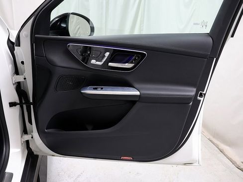 Certified 2025 Mercedes-Benz GLC 43 AMG 4MATIC image 31