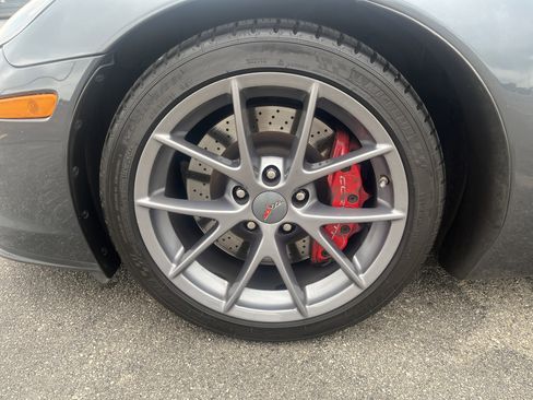 Used 2010 Chevrolet Corvette Z06 w/ Preferred Equipment Group RWD image 9