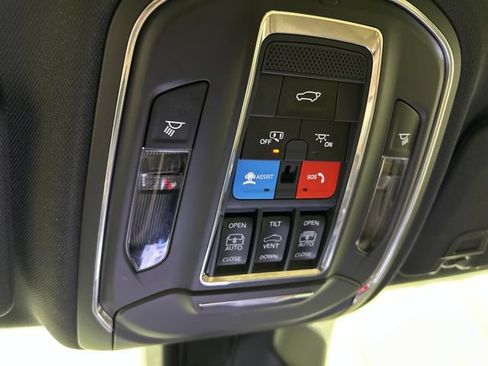Used 2023 Jeep Grand Cherokee 4WD 4xe image 13