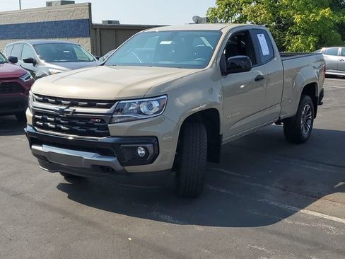 Used 2021 Chevrolet Colorado Z71 AWD/4WD image 2