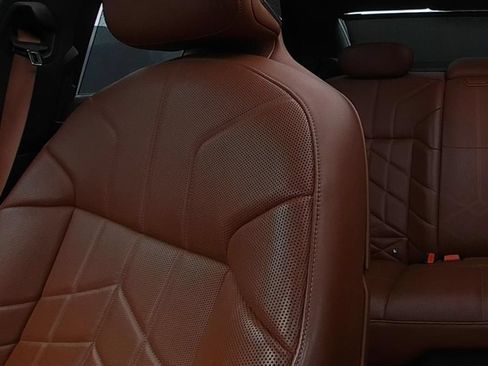 Used 2023 BMW 760i xDrive AWD/4WD image 33
