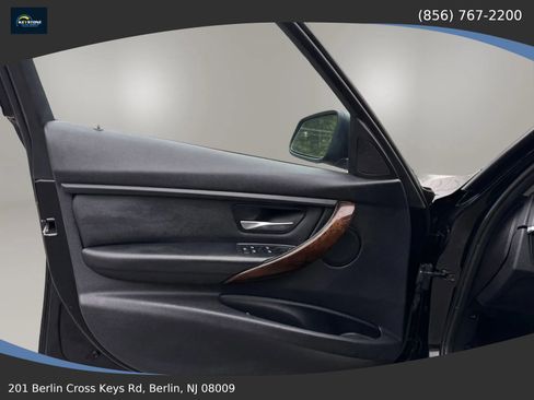 Used 2014 BMW 320i xDrive Sedan AWD/4WD image 8