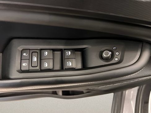 Used 2023 Jeep Grand Cherokee Altitude AWD/4WD image 17