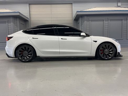 Used 2022 Tesla Model 3 Performance image 8