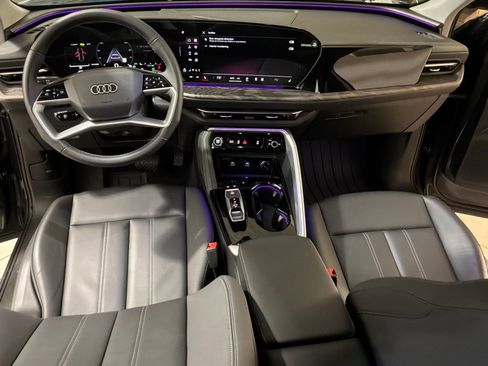 Used 2025 Audi Q5 2.0T Premium w/ Convenience Package image 12