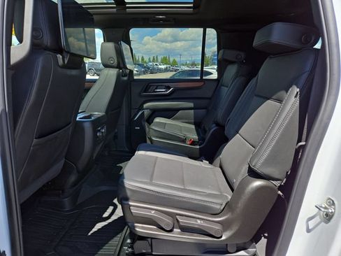 Used 2026 GMC Yukon XL Denali w/ Advanced Technology Package AWD/4WD image 31