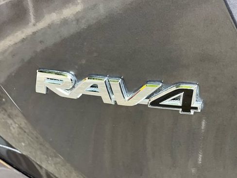 Used 2018 Toyota RAV4 XLE w/ All Weather Liner Package FWD image 32