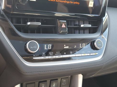 Certified 2023 Toyota Corolla Cross XLE w/ Convenience Package FWD image 27