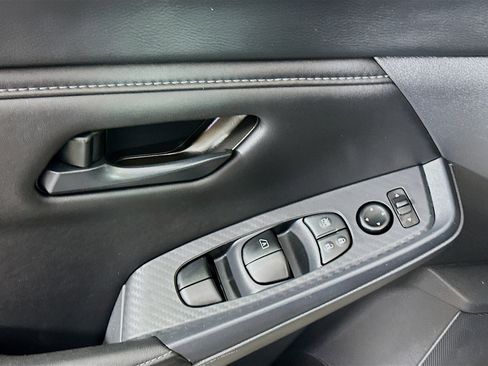 Used 2025 Nissan Sentra S image 15